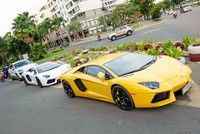 Cặp đôi Aventador tại Sài Gòn.