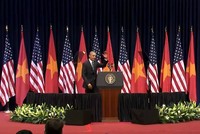 Tổng thống Mỹ Obama trong chuyến thăm chính thức Việt Nam (Ảnh: AP)