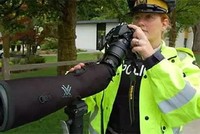 'Siêu ống nhòm' giúp cảnh sát phát hiện tài xế nhắn tin khi lái xe