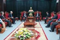 Phó Chủ tịch UBND thành phố Trần Văn Miên cùng với các sở ngành liên quan đã tiếp và làm việc với Tập đoàn Marquardt (Đức).