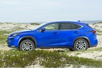 Lexus NX200t.
