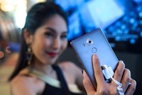 5 lựa chọn smartphone màn hình lớn, giá rẻ hơn Galaxy Note 7