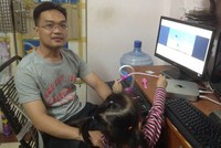 Anh Tú tự mày mò viết game trong quá trình chăm con lúc thất nghiệp.