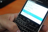 Nhiều thuê bao tố nhà mạng tự động cài hàng chục dịch vụ giá trị gia tăng cho khách hàng. Ảnh: Anh Quân