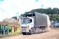 Đua xe tải - môn thể thao của những 'gã khổng lồ'