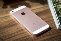 iPhone SE chính hãng giảm giá 2 triệu đồng