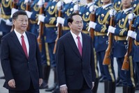 Chủ tịch Trung Quốc Tập Cận Bình đón Chủ tịch Trần Đại Quang tại Bắc Kinh. Ảnh:Reuters