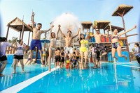 Rủ nhau “trốn nóng” tại công viên nghìn tỷ Typhoon Water Park Hạ Long