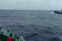 Cảnh sát truy đuổi tàu Thái Lan chở 300.000 lít dầu lậu trên biển