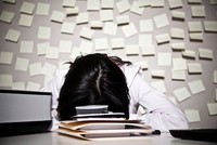 Nhân viên nhiều tuổi có xu hướng chán việc hơn người trẻ. Ảnh:Bloomberg