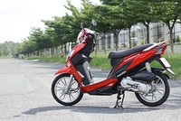 Kymco Candy Hi 50 - đối thủ mới của SYM Elite 50 tại Việt Nam.