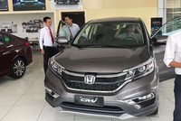 Một đại lý Honda tấp nập nhờ chương trình giảm giá. Ảnh:Việt Cường.