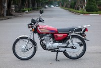 Honda CG125 nhập khẩu Trung Quốc đầu tiên về Việt Nam.
