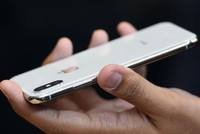 Sau một ngày về Việt Nam, iPhone X mất giá hơn 20 triệu đồng