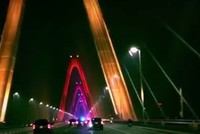 Tổng thống Trump chia sẻ video cầu Nhật Tân khi thăm Hà Nội