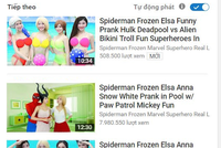 Một số video với nhân vật hoạt hình nhưng diễn viên ăn mặc hở hang.Ảnh chụp màn hình.