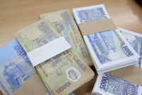 Sát Tết, phí đổi tiền lẻ 'chợ đen' lại tăng