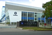 Vinamilk đứng đầu danh sách 100 nơi làm việc tốt nhất Việt Nam năm 2017 qua khảo sát của hơn 6.200 người lao động.