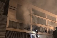 Xưởng bánh kẹo ABC ở Sài Gòn bốc cháy ngùn ngụt trong đêm