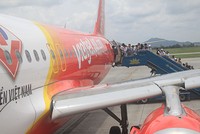 Máy bay hạ cánh khẩn ở Đà Nẵng để cứu khách khó thở