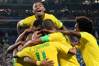 Serbia 0-2 Brazil: Neymar không còn là trung tâm, Brazil xứng đáng nhất bảng E