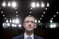 Tài sản ròng của nhà sáng lập Facebook, Mark Zuckerberg đã giảm 23 tỷ USD trong năm nay. Ảnh:Bloomberg