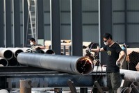 Sản xuất thép cuộn tại tỉnh An Huy, Trung Quốc. (Nguồn: AFP/TTXVN)