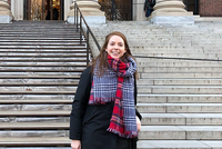 Emmie Martin thử nghiệm tiết kiệm bằng cách chỉ dùng thẻ. Ảnh:CNBC