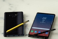 Thiếu niên cướp điện thoại trong cửa hàng