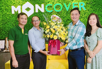 Đại diện hai bên công ty tại lễ ra mắt sản phẩm bảo hiểm Bảo An Toàn Gia