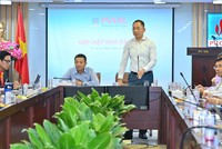 Ông Cao Hoài Dương, Chủ tịch HĐQT (phải) và ông Đoàn Văn Nhuộm, Tổng Giám đốc PVOIL (trái) chủ trì buổi gặp mặt