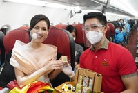 Cùng Hoa hậu Đỗ Thị Hà đón ngày 20/10 đặc biệt trên tàu bay Vietjet
