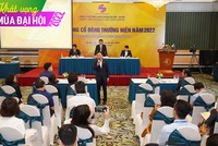 Ông Đỗ Quang Hiển phát biểu với các cổ đông