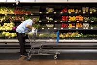 Lạm phát tăng mạnh, người Mỹ lo lắng suy thoái đang đến gần