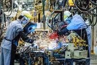 Số lượng đơn đặt hàng mới tiếp tục được cải thiện, đã hỗ trợ tăng việc làm trong tháng 2/2024.