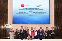 ACCA và VIB ký kết biên bản ghi nhớ hợp tác trong khuôn khổ Diễn đàn ACCA châu Á - Thái Bình Dương 2024 (Ảnh: Chí Cường)