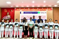 Cathay Life Việt Nam trao tặng học bổng “Thịnh Trí Thành Tài” cho sinh viên Trường Đại học Điều Dưỡng Nam Định