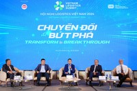 Các diễn giả tham gia phiên thảo luận số 1 của Hội nghị Logistics lần thứ 2 năm 2024 (Ảnh: Lê Toàn)