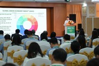 PGS.TS. Nguyễn Đình Thọ chia sẻ tại hội thảo