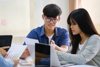 Chuyện đầu tư của GenZ: Cơ hội lớn hay cái bẫy ngọt ngào?