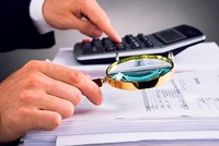 Sáng, tối bức tranh công bố thông tin