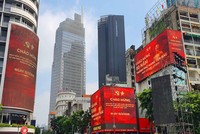 TP.HCM rực sắc đỏ, lan tỏa không khí chào mừng Đại hội Đảng