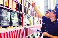 Hoạt động nghiệp vụ hải quan.