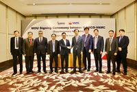 Ông Trần Trung Dũng - Chủ tịch Hội đồng thành viên cùng Ban Lãnh đạo VAMC và Ông Jeong Hoon - Chủ tịch cùng Ban lãnh đạo KAMCO tại buổi ký MOU