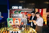 Cổ đông tham quan trải nghiệm các gian hàng sản phẩm của Masan Consumer 