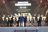 Ban tổ chức vinh danh các quỹ ở hạng mục Hiệu quả đầu tư 5 năm kỳ đánh giá 2021-2025 . Ảnh: Dũng Minh