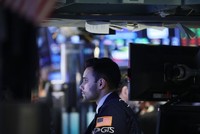 Khối ngoại trở lại bán ròng 130 tỷ đồng phiên 19/10