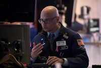 2 quỹ ETFs cơ cấu danh mục, khối ngoại bán ròng hơn 1.058 tỷ đồng trong phiên 16/3