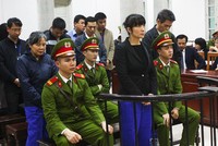 Các bị cáo nghe tuyên án chiều 7/1