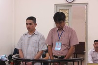 Hai bị cáo Long và Phong.